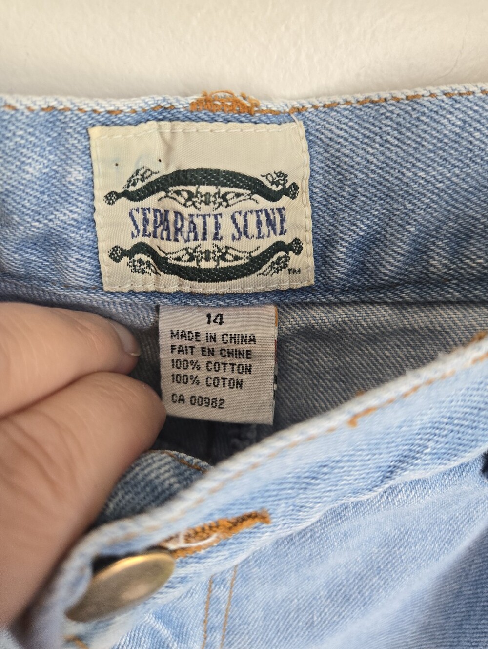 Vintage Denim Embroidered Flower Women’s Shorts - Light Blue - Picture 6 of 11